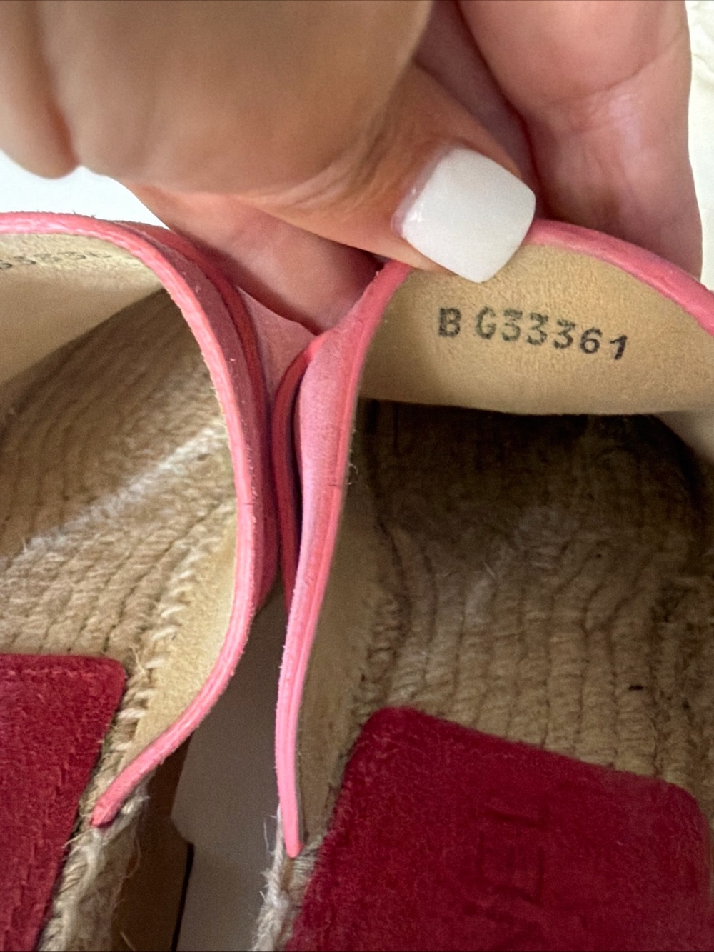 CHANEL Pink Suede Espadrille Clog Mules with Gold CC - Picture 4 of 7